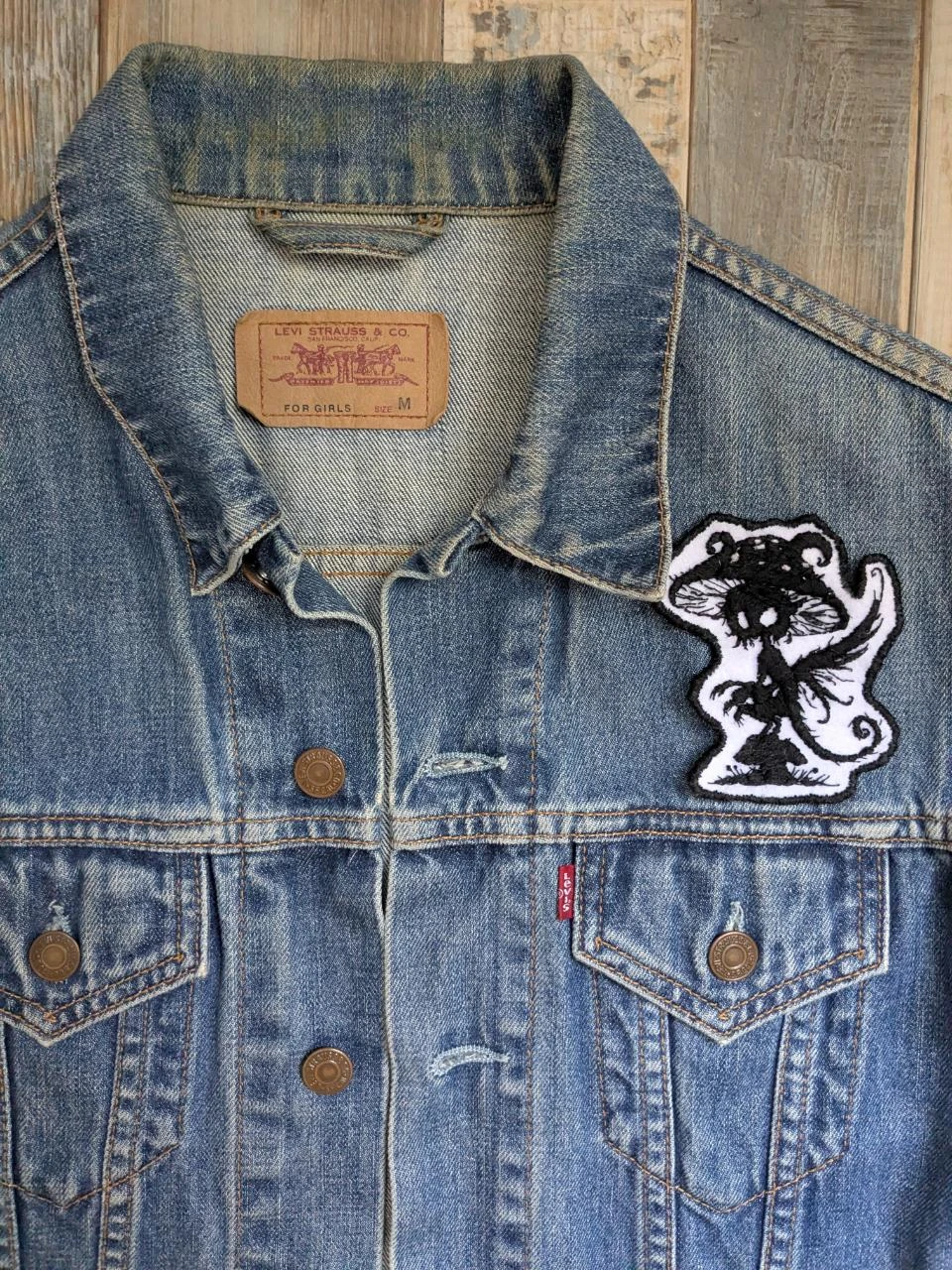Patch dark fantasy brodé à la main